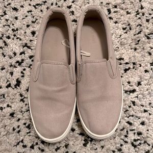 Slip on foam shoes. Size 7-7.5. Originally from Old Navy.